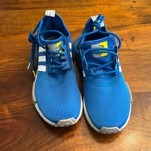 Never worn adidas kids blue sneakers size big kids boys US 5